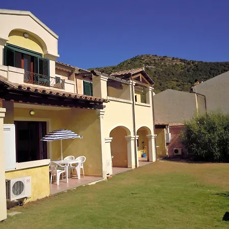 Le Domus De Holiday home *