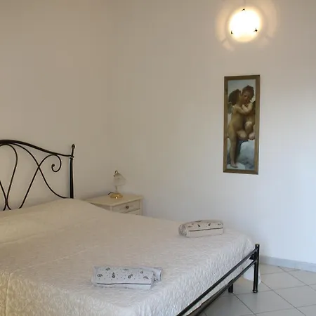 Le Domus De *
