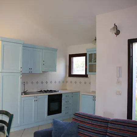 Le Domus De Chia