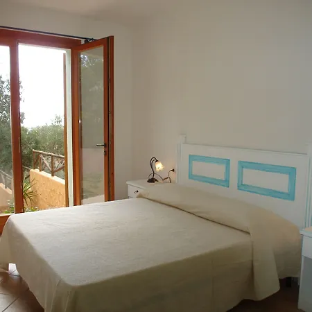 Le Domus De Chia
