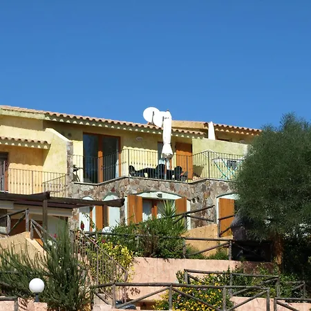 Le Domus De Chia